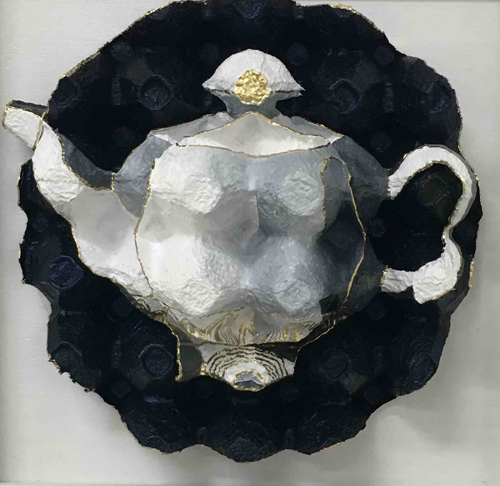 茶壺五，王瑞麟，30 x 30 cm，壓克力，蛋盒，2016