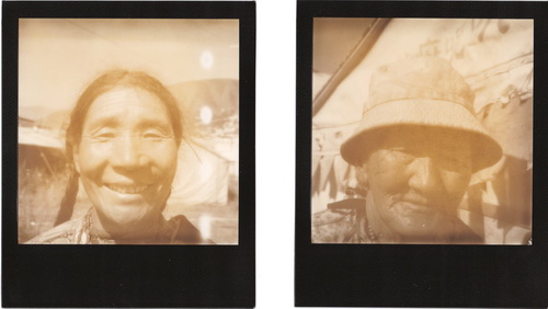 青海玉樹貢成五褔養老院之老人系列 # 3    11 × 9 cm × 2pcs  即影即有相片  2013