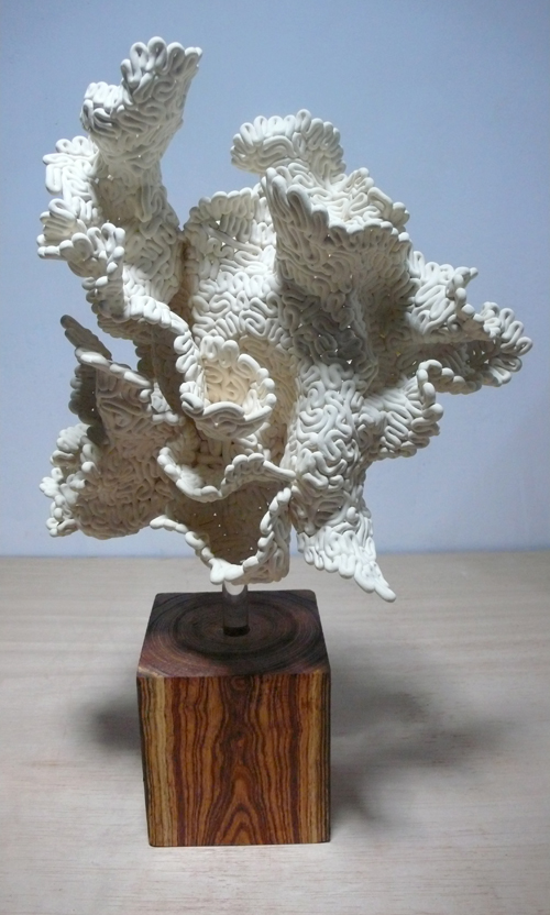 珊瑚，胡顯龍，陶瓷，61cm×42cm×19cm，2014