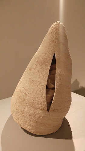 石頭系列 IV，胡顯龍，18 x 16 x 27 cm，陶泥，2017